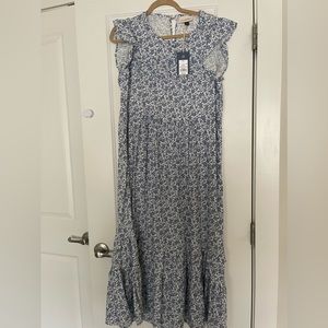 NWT: Universal Thread blue and white florals maxi dress.